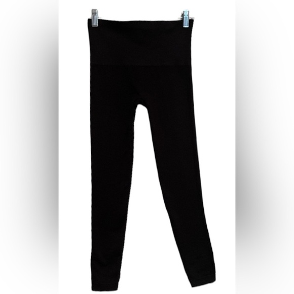 Spanx Cropped Leggings Color Black Size M - Picture 1 of 3